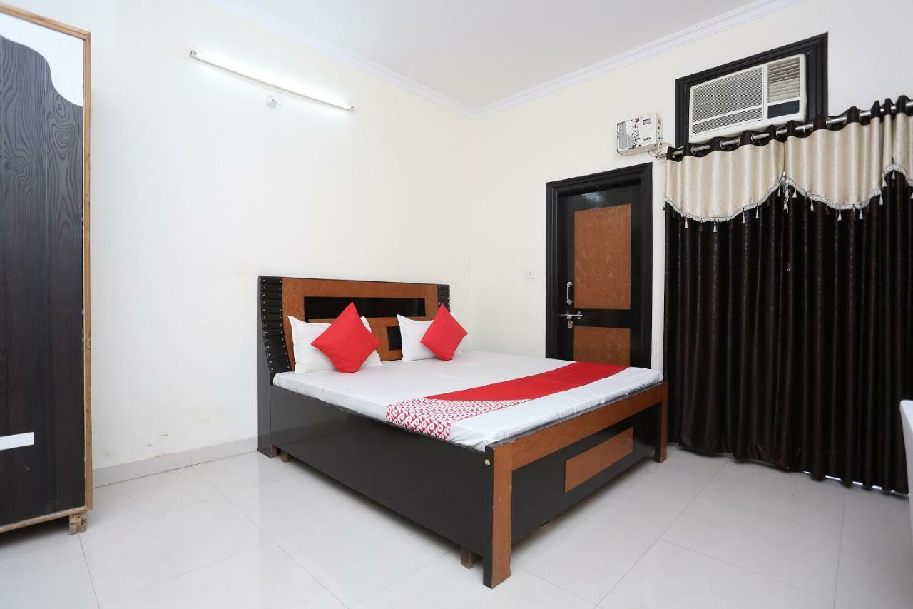 Oyo 40446 Yas Residency Hotell Alīgarh Eksteriør bilde