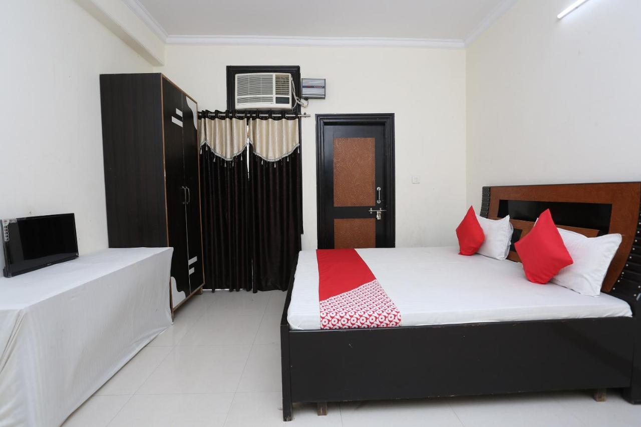 Oyo 40446 Yas Residency Hotell Alīgarh Eksteriør bilde